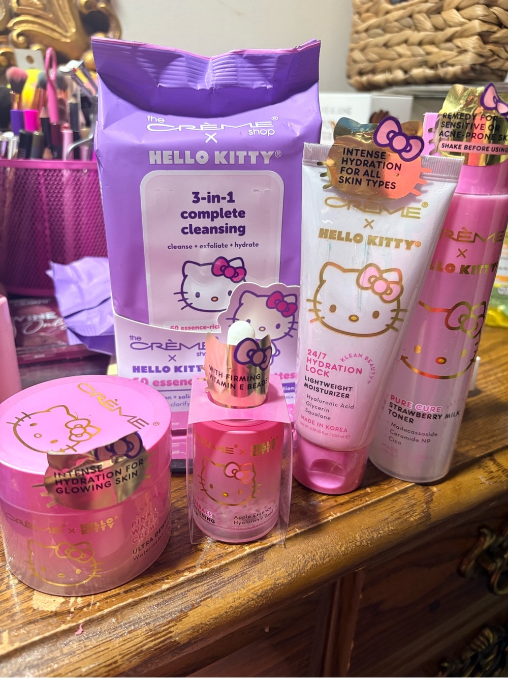 Hello Kitty Pink and Gold Hydrating Apple Essence